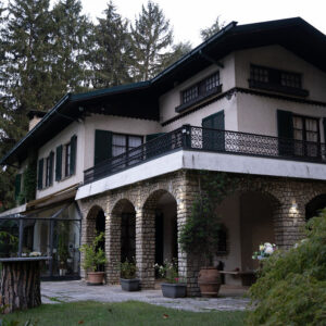 Upscale Restaurant with Open Kitchen